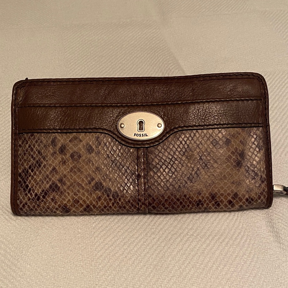 Fossil Dark Brown Textured Leather Wallet